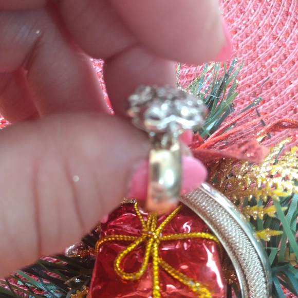 Beautiful Christmas or Engagement Ring 💍 - Picture 10 of 16